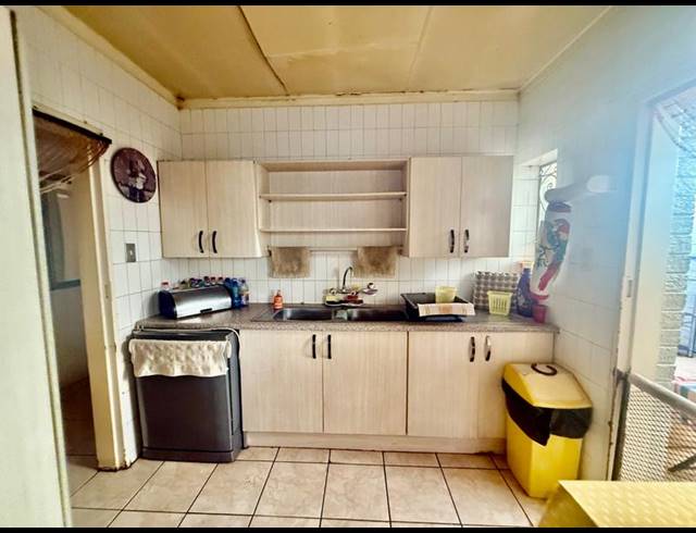 3 BEDROOM HOUSE FOR SALE IN VANDERBIJLPARK SW 1